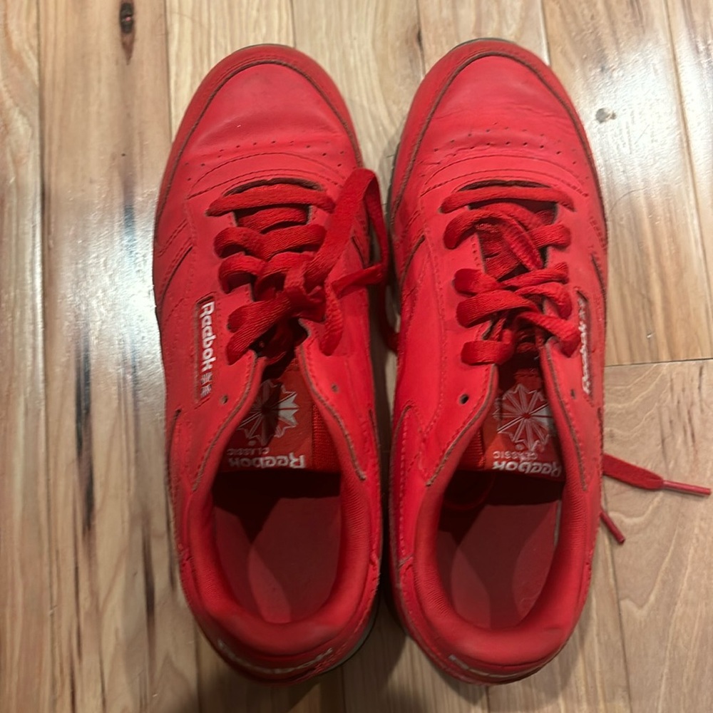 Reebok kids sneakers. Worn but in good condition no ripes